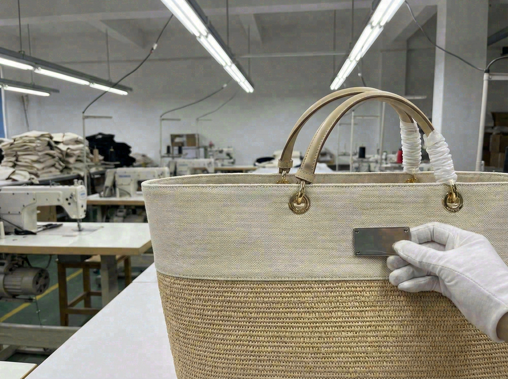 Designer beach bag OEM with premium trims