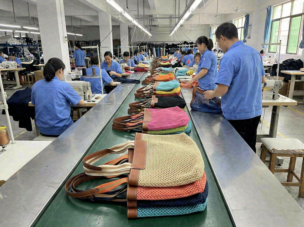 Fashion beach bag mesh with premium straps