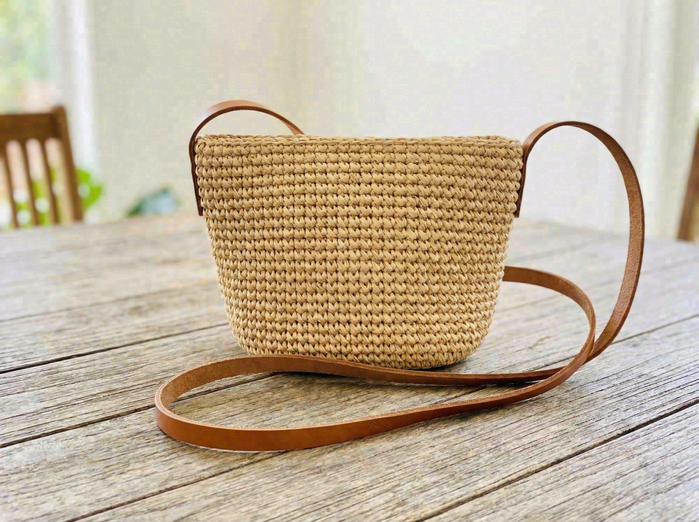 Mini raffia crossbody bag