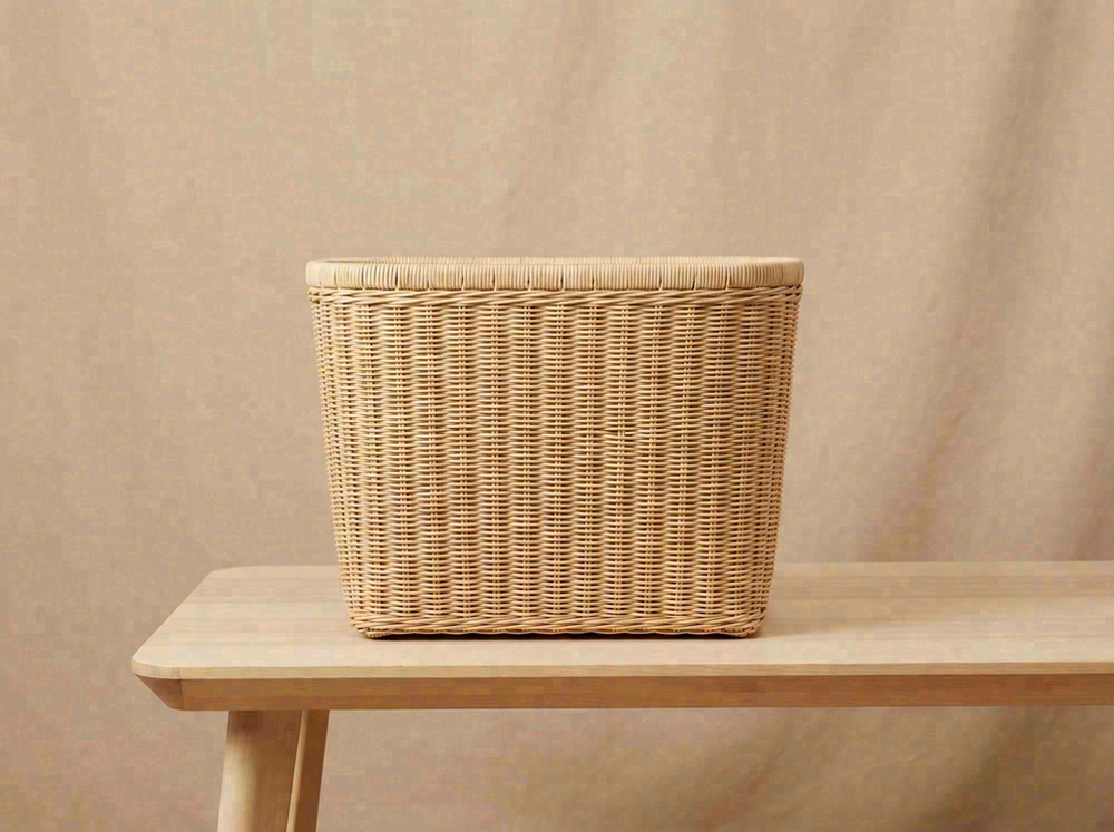 Wholesale wicker beach bag basket tote with clean rim finishing and boutique-ready styling